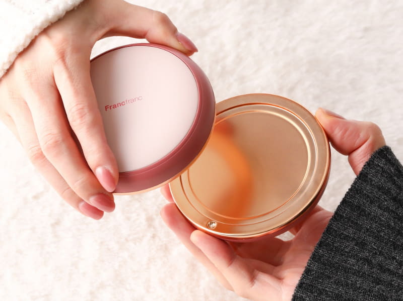 両手で使える充電式カイロ