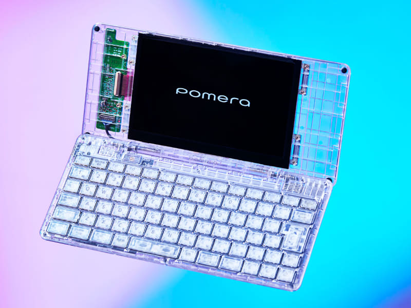 誕生15周年記念のスケルトンモデル