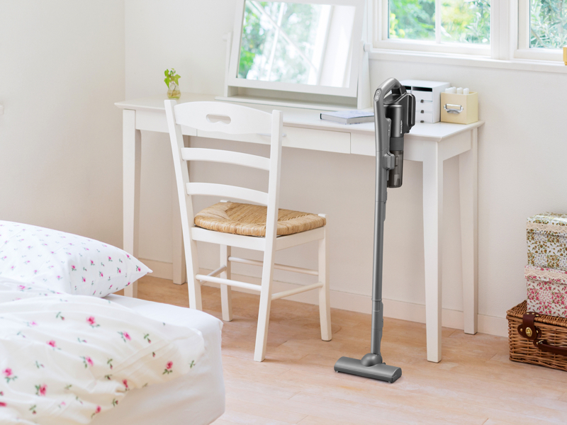 「ちょいかけフック」で様々な場所に立てかけられる