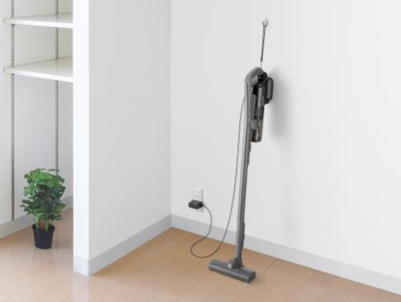 ストラップ穴があるため「ストラップ収納」にも対応