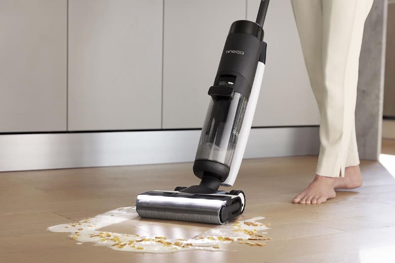 床にこぼした液体も固形のゴミもキレイに