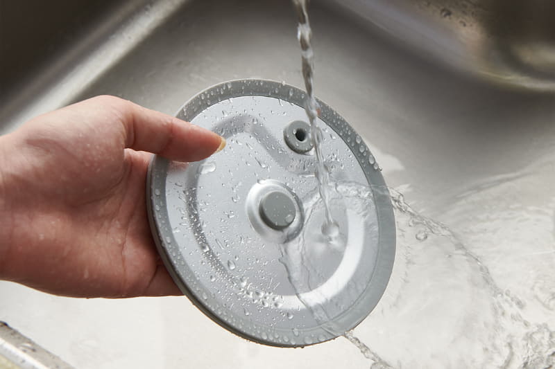 内蓋は外して丸洗い可能