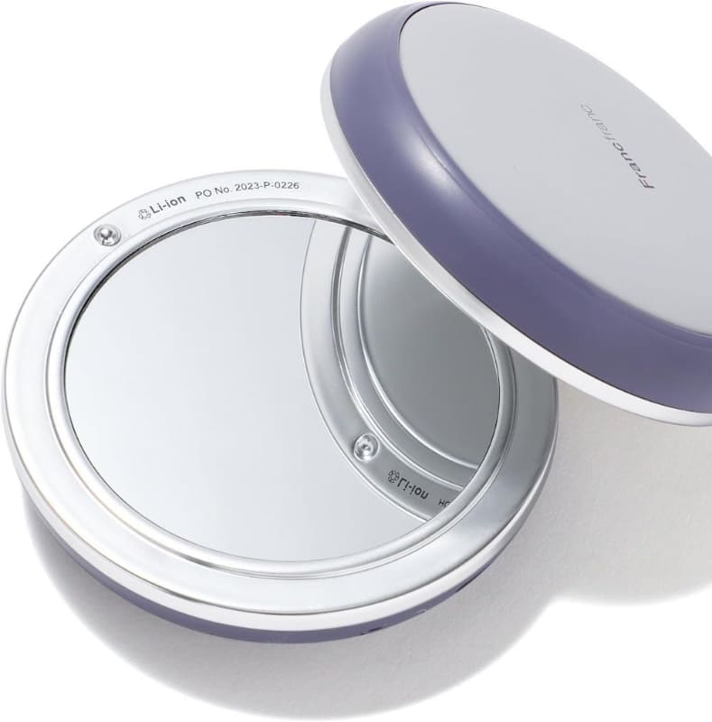 外出時の身だしなみチェックに役立つミラー付き