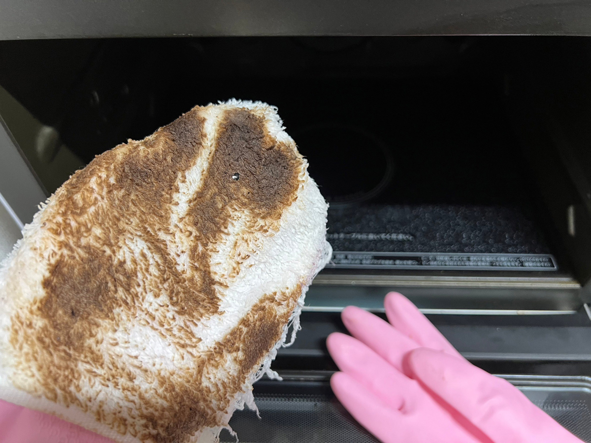 ひと拭きで雑巾が真っ茶色