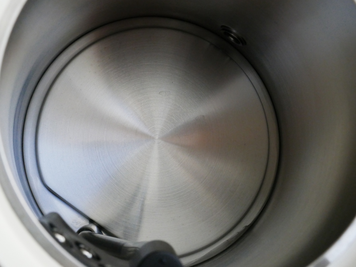 クエン酸を入れて湯沸かしするだけですっきりキレイに