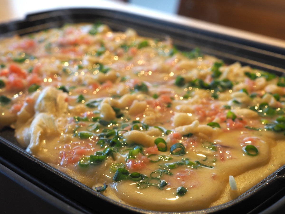 焼いている時から、たこ焼き粉に入っているだろう出汁のニオイがしてきて、既においしそう