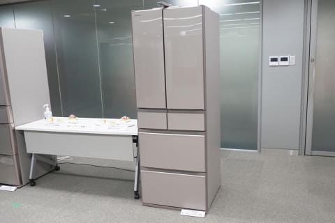 冷凍室ひろびろ、日立の大容量冷蔵庫は整理しやすく鮮度を保つ - 家電