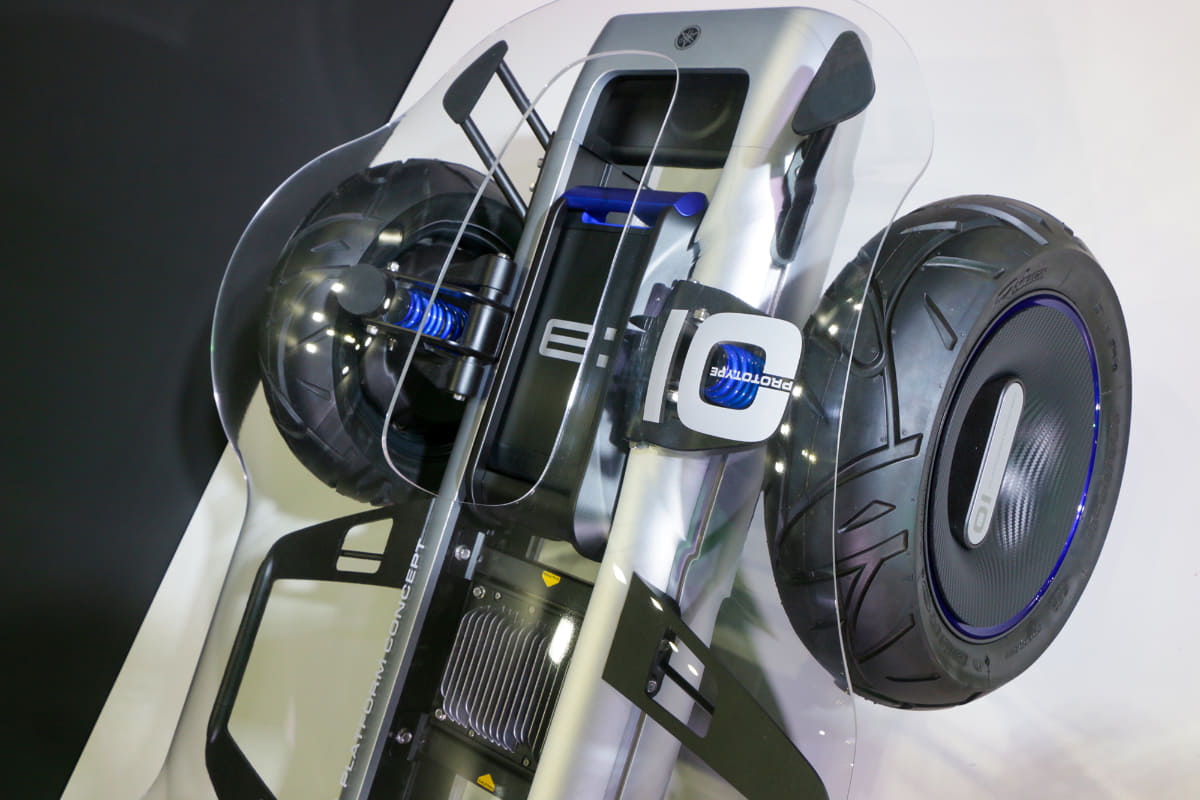 バッテリーの「Honda Mobile Power Pack e:」はホンダが製造していますが、ヤマハ、スズキ、カワサキなど他の国内メーカーとも共通規格として採用されます