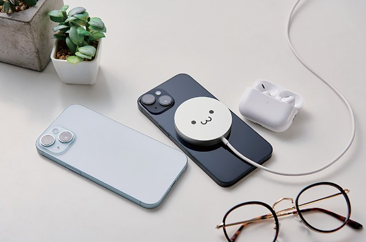 マグネットでiPhoneの背面にもぴったりくっつく