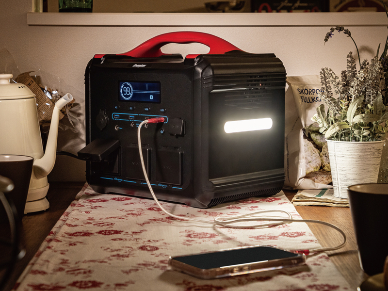 次世代電池を搭載したポータブル電源