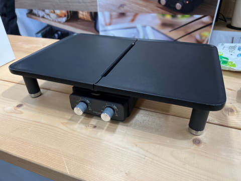 半分サイズにもなる変形ホットプレート。ゆうこりんは子供とおうち焼肉