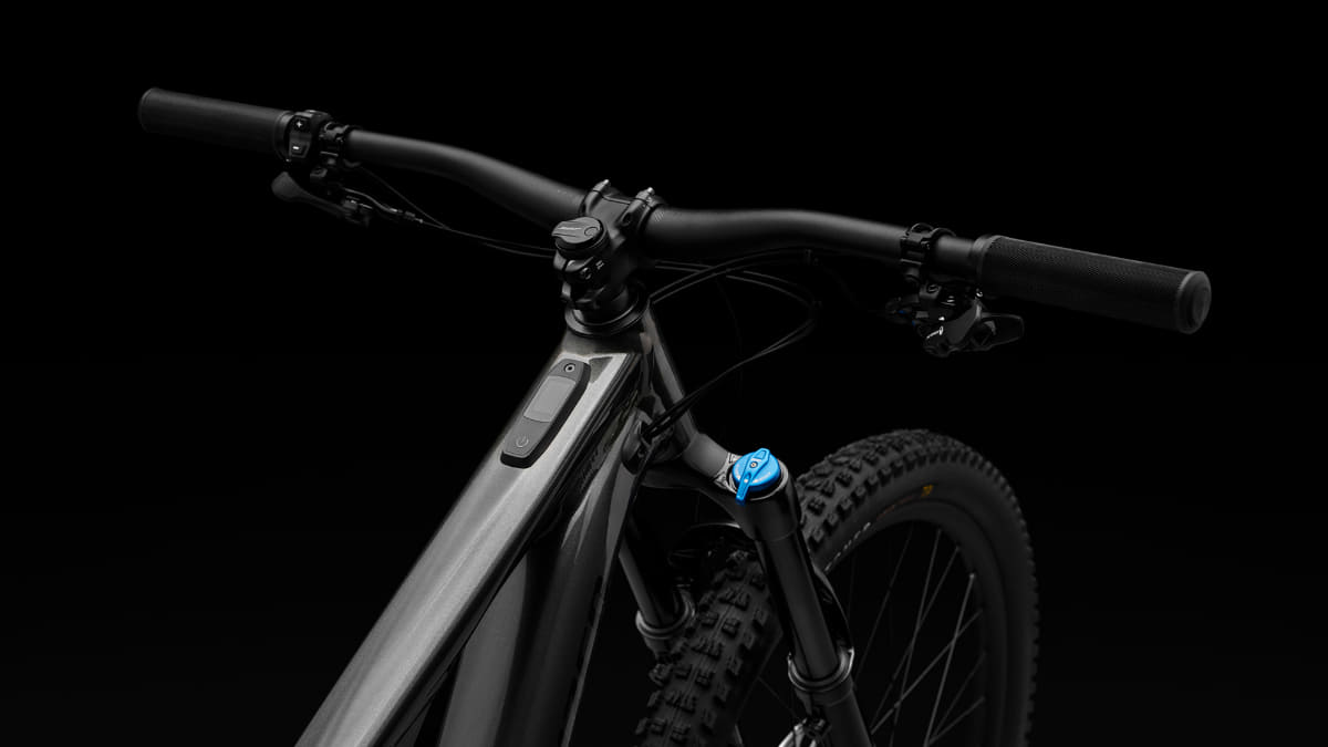 トップチューブに搭載するディスプレイ。専用アプリでさまざまなデータも確認できる