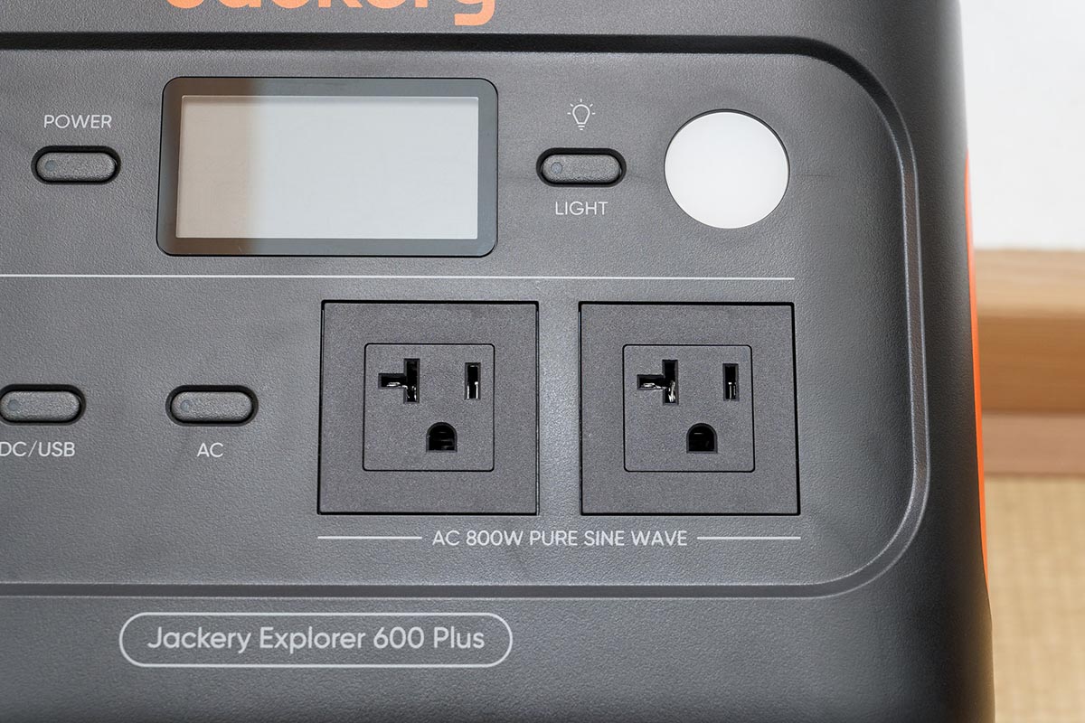 100V対応のAC出力は2つ