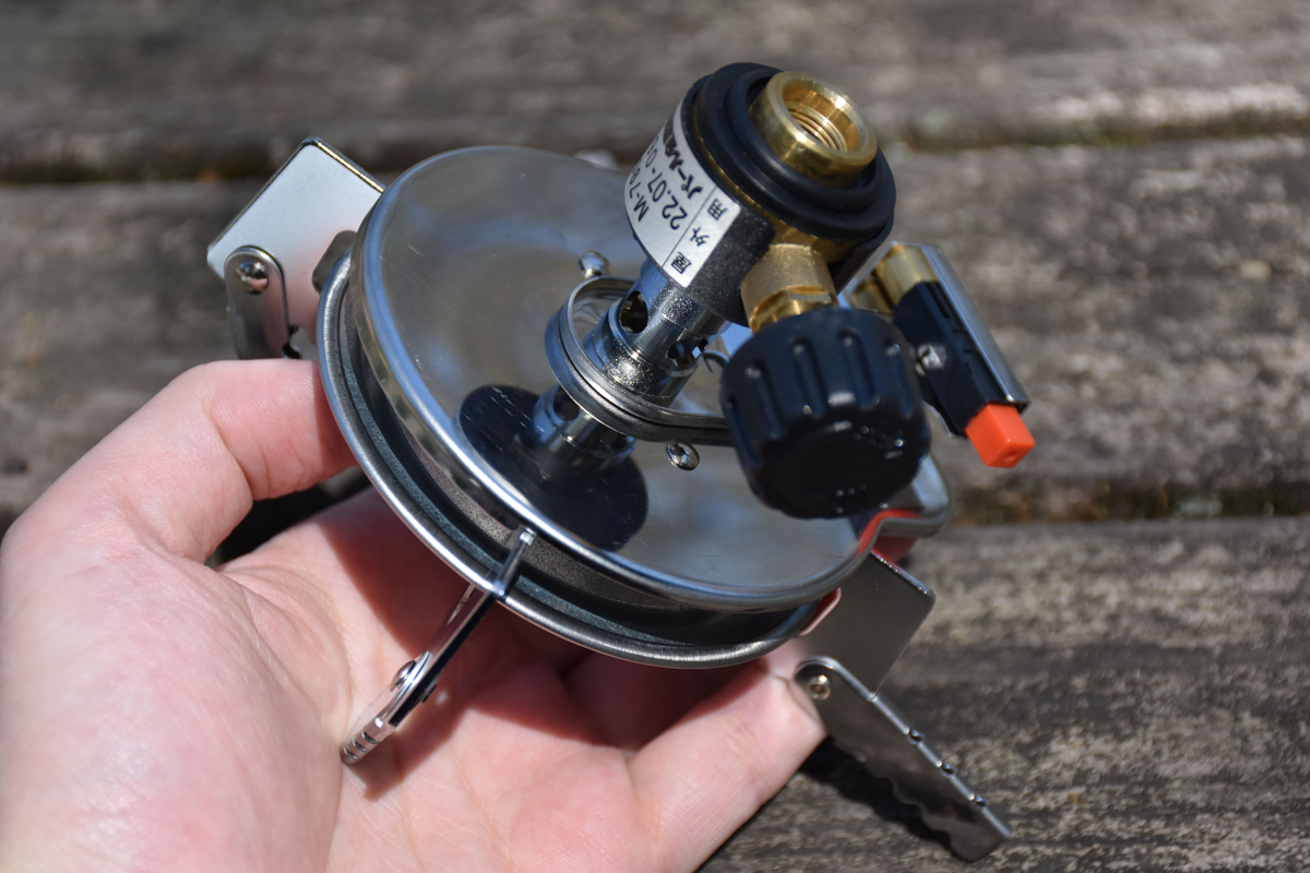 「バーナー」ネジ部に「器具せん」ネジをねじ込む