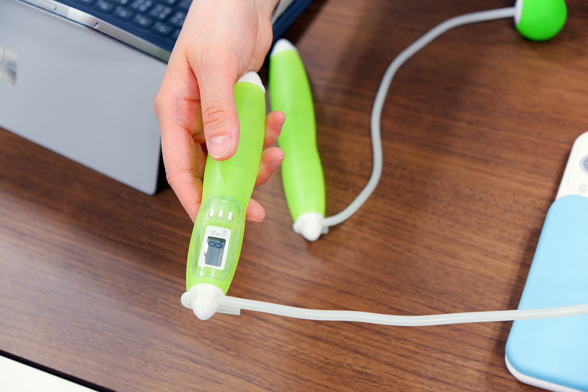 タニタから発売されているなわとび「カロリージャンプ」では、消費カロリーが表示される