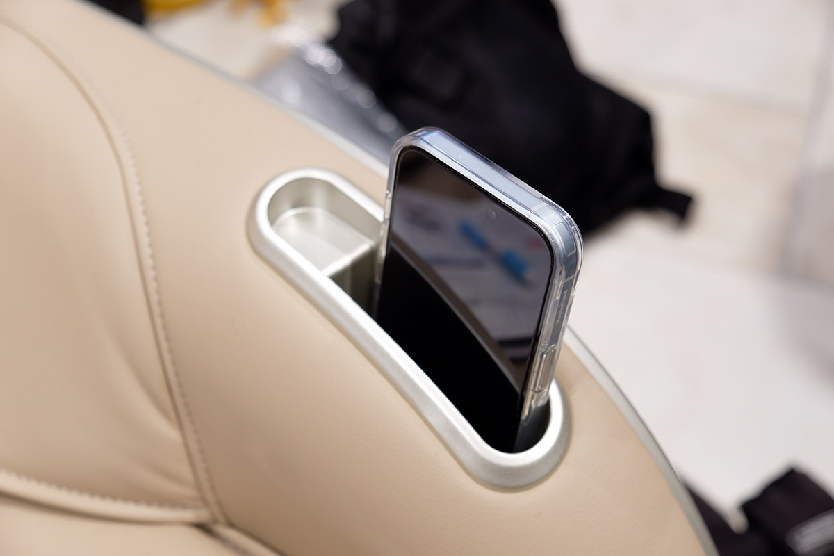 スマホを入れるポケットがあるのも嬉しい