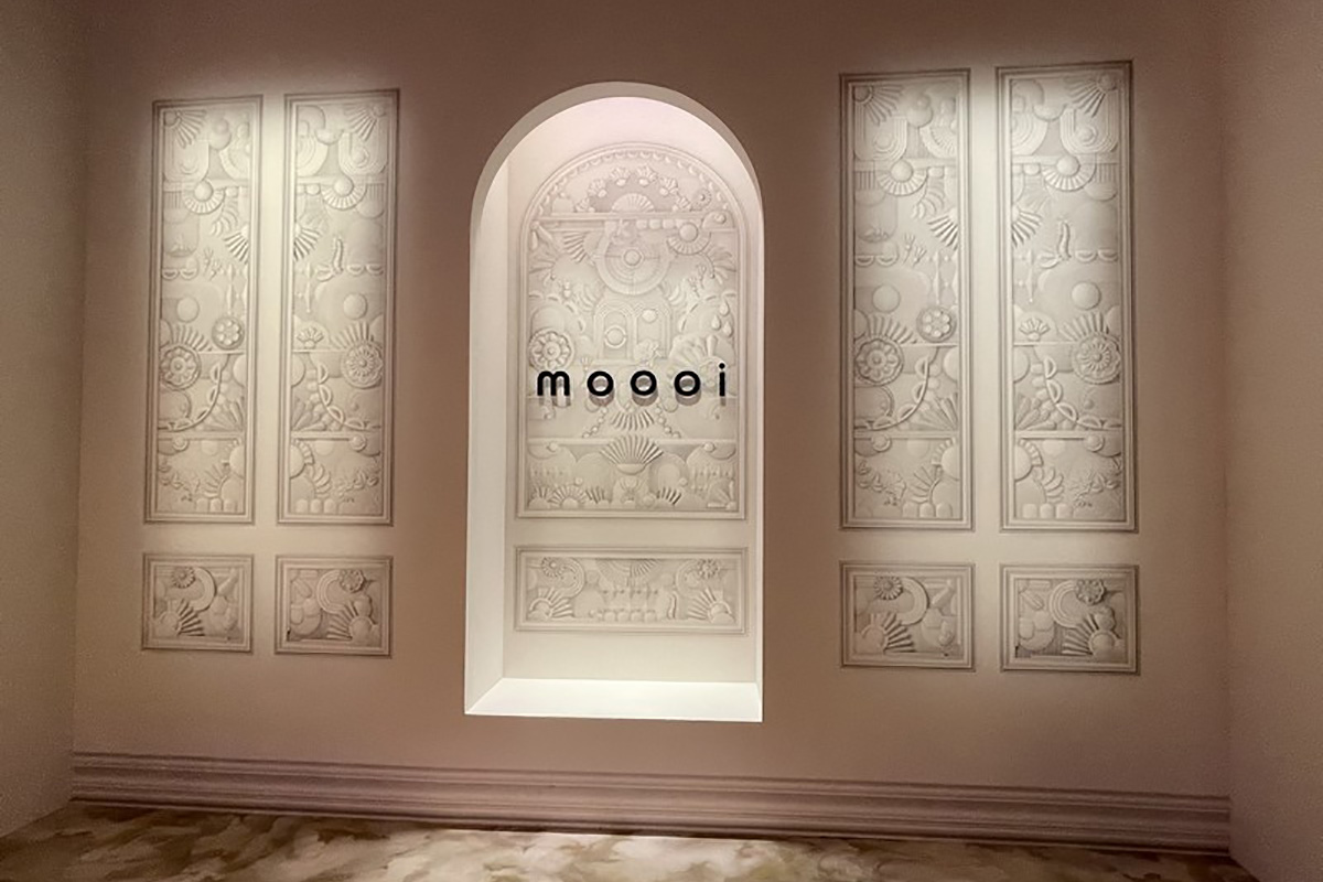 高級感あふれる展示のmoooi