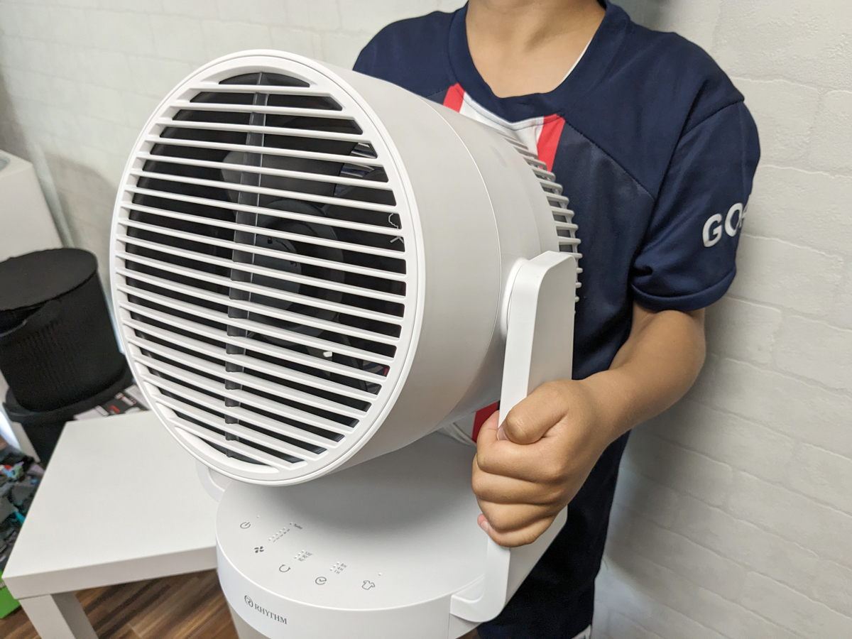 幅、奥行きともに30cmにも満たないコンパクトな本体サイズながら実力、使い勝手は◎。これからの季節、大活躍しそうです