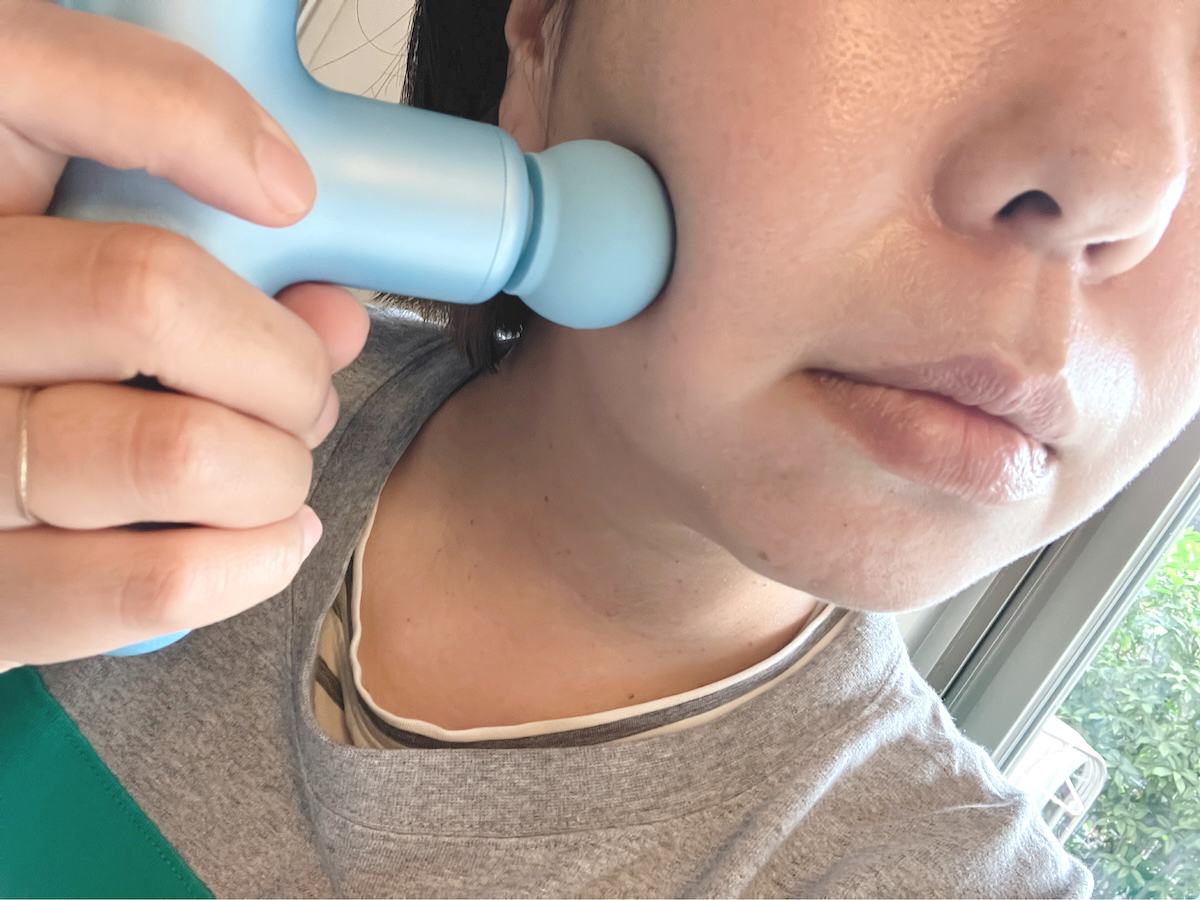 顔の表面へ優しい刺激を与えられます