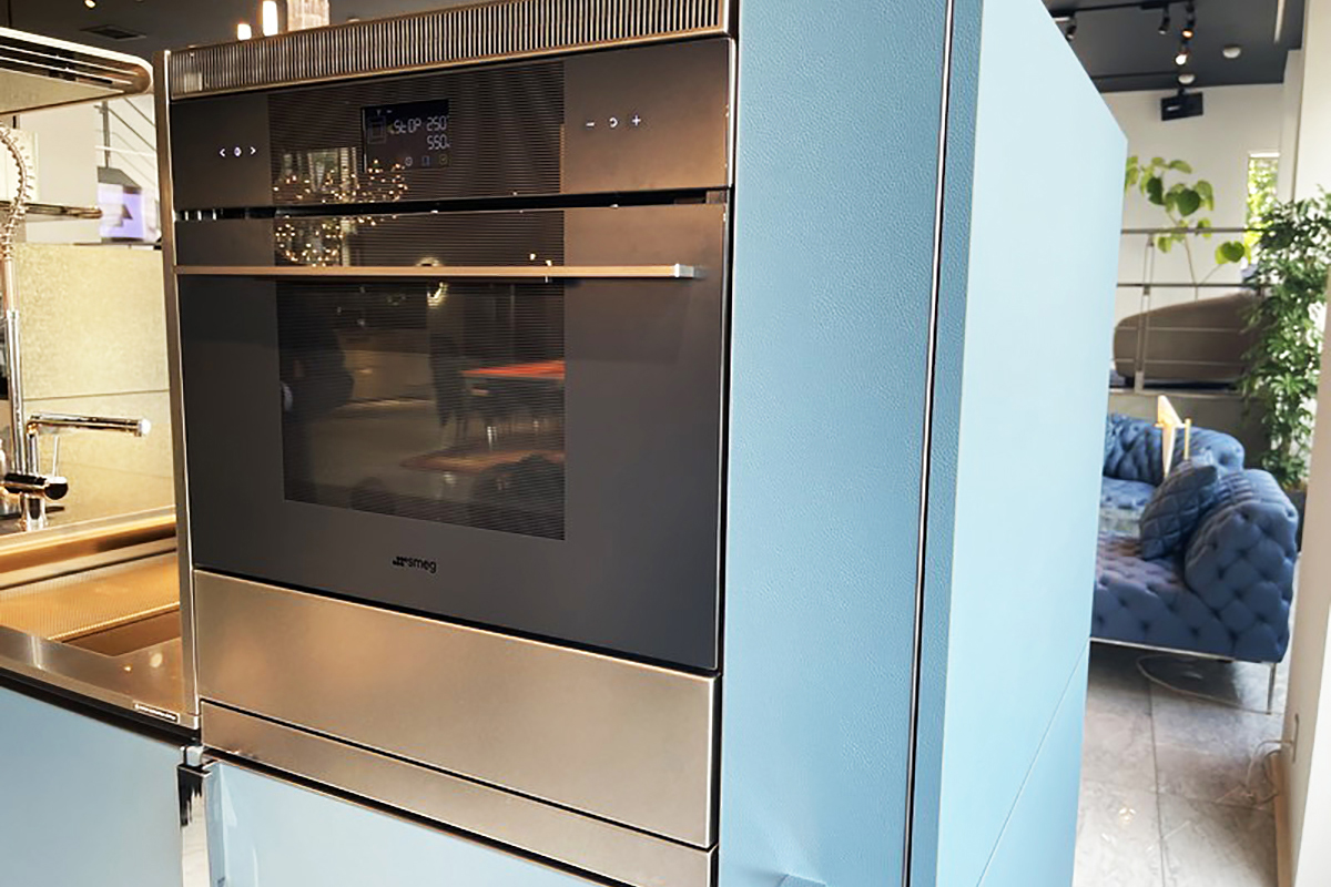 オーブンはこの春、日本に導入されたSMEG製