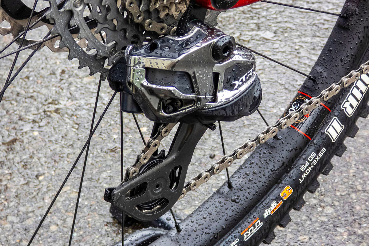 縦に短く、衝突のリスクを減らせるミドルケージ