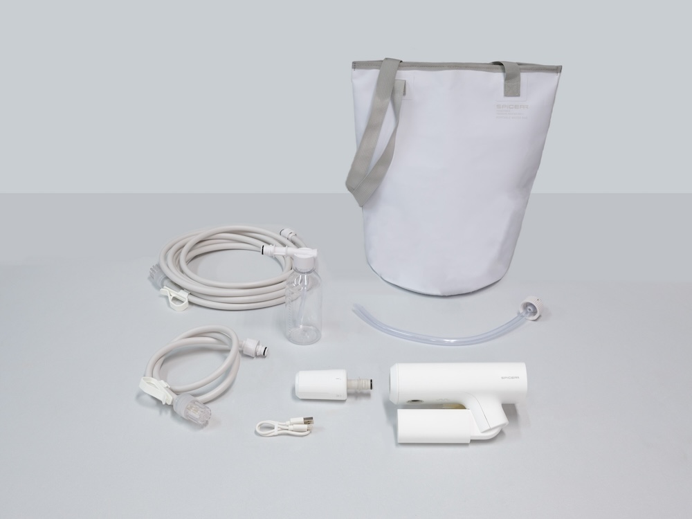 ウォーターバッグ、5mの給水ホース、1mのホースなどを付属