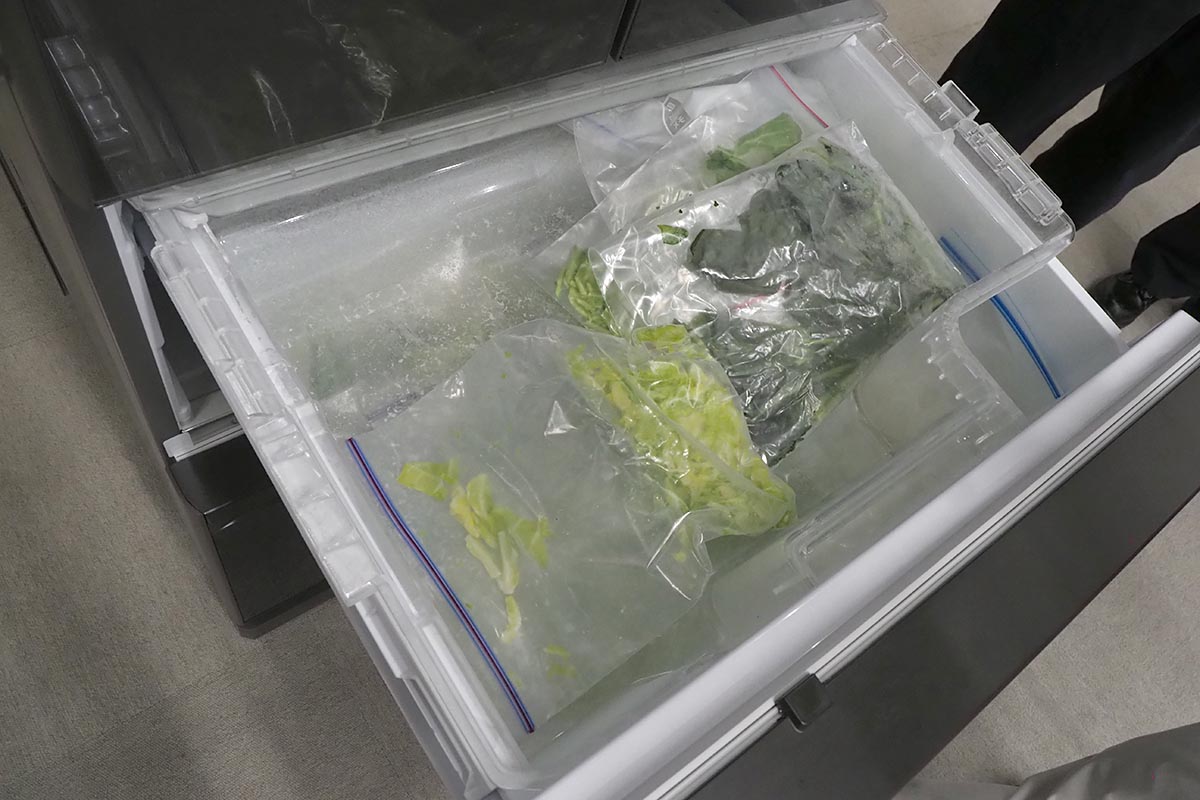 冷凍室に新機能「できちゃうV冷凍」を搭載
