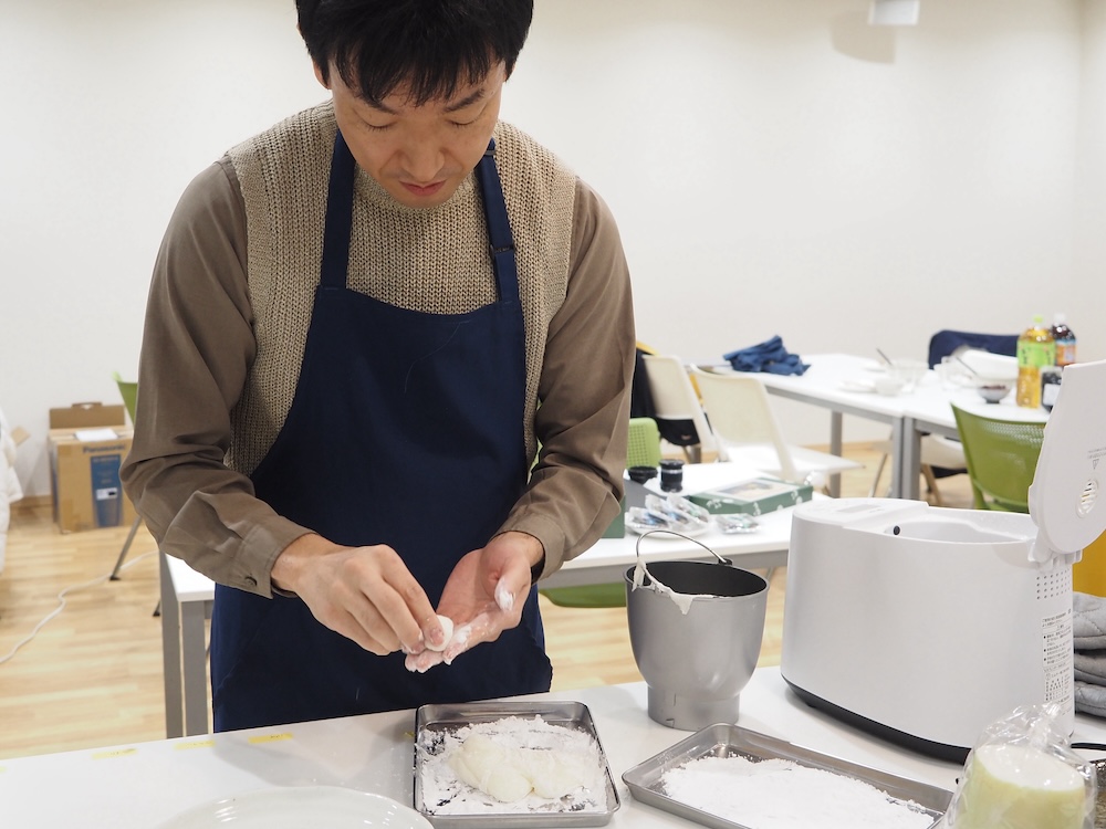 手際よく小分けにしていく中林