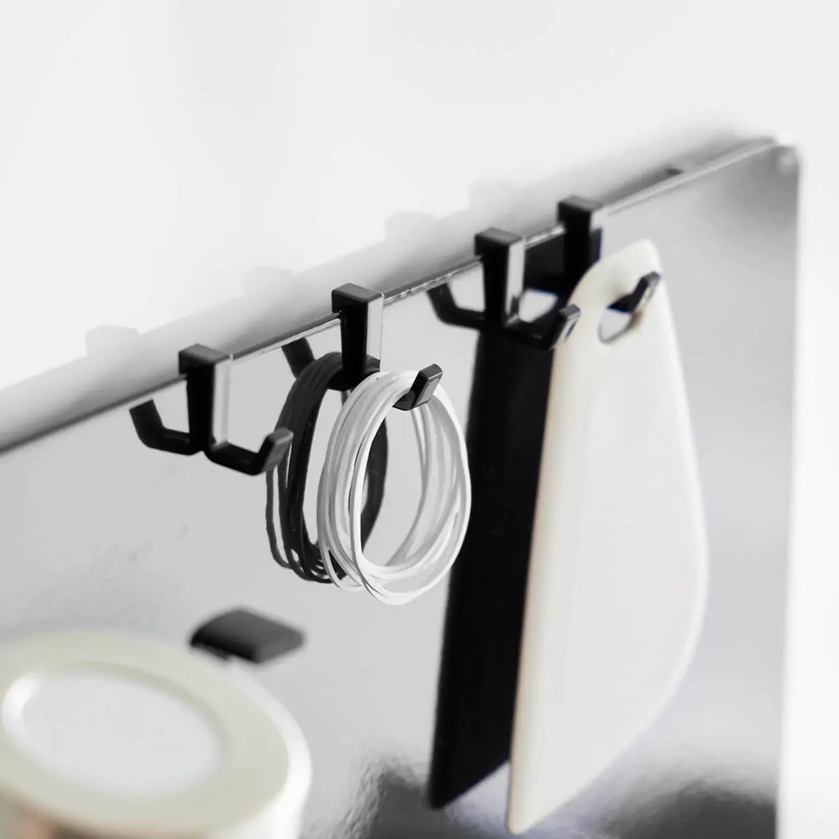 付属のフックで収納力アップ