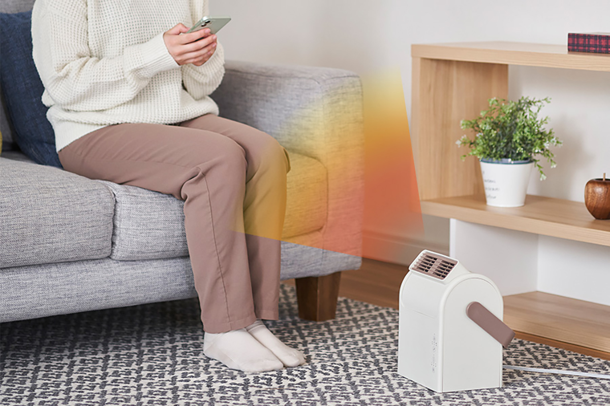 首振り機能を搭載し、広い範囲に温風を届ける