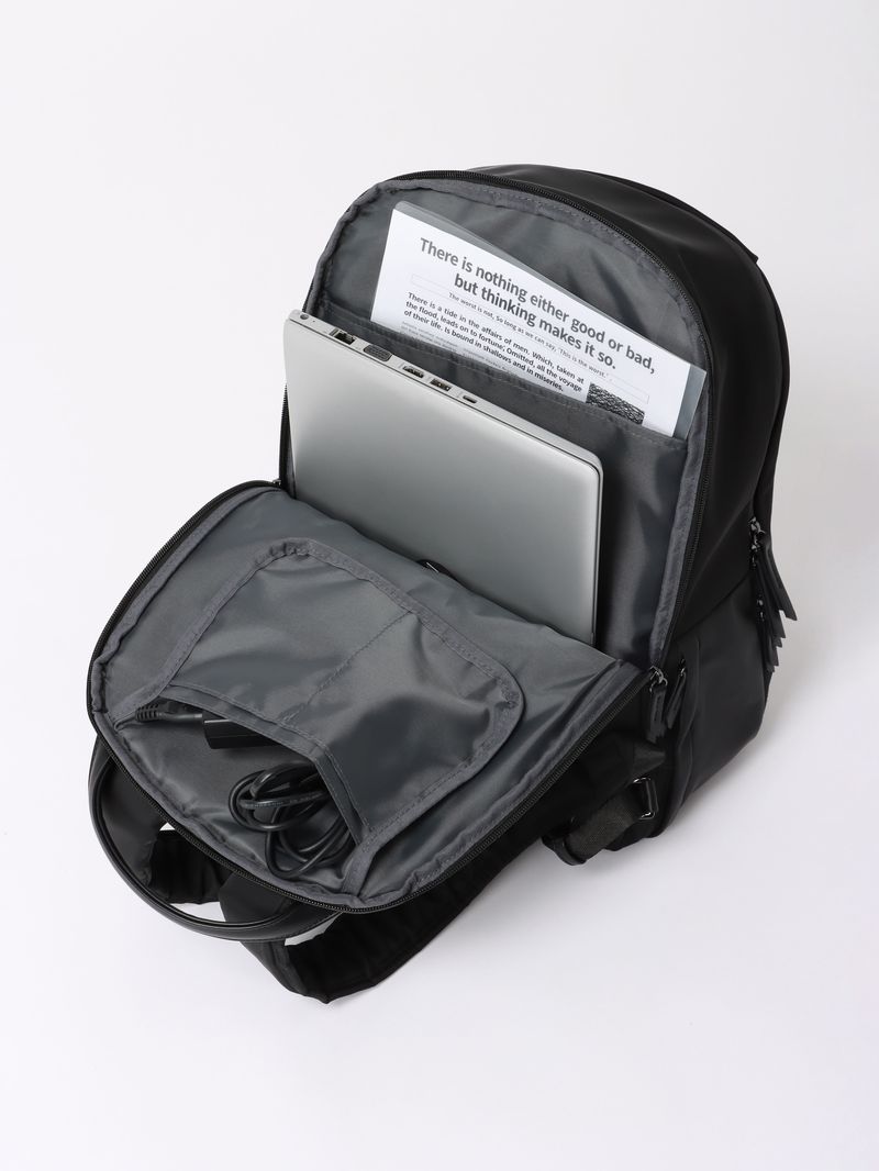 14インチPCを収納可能