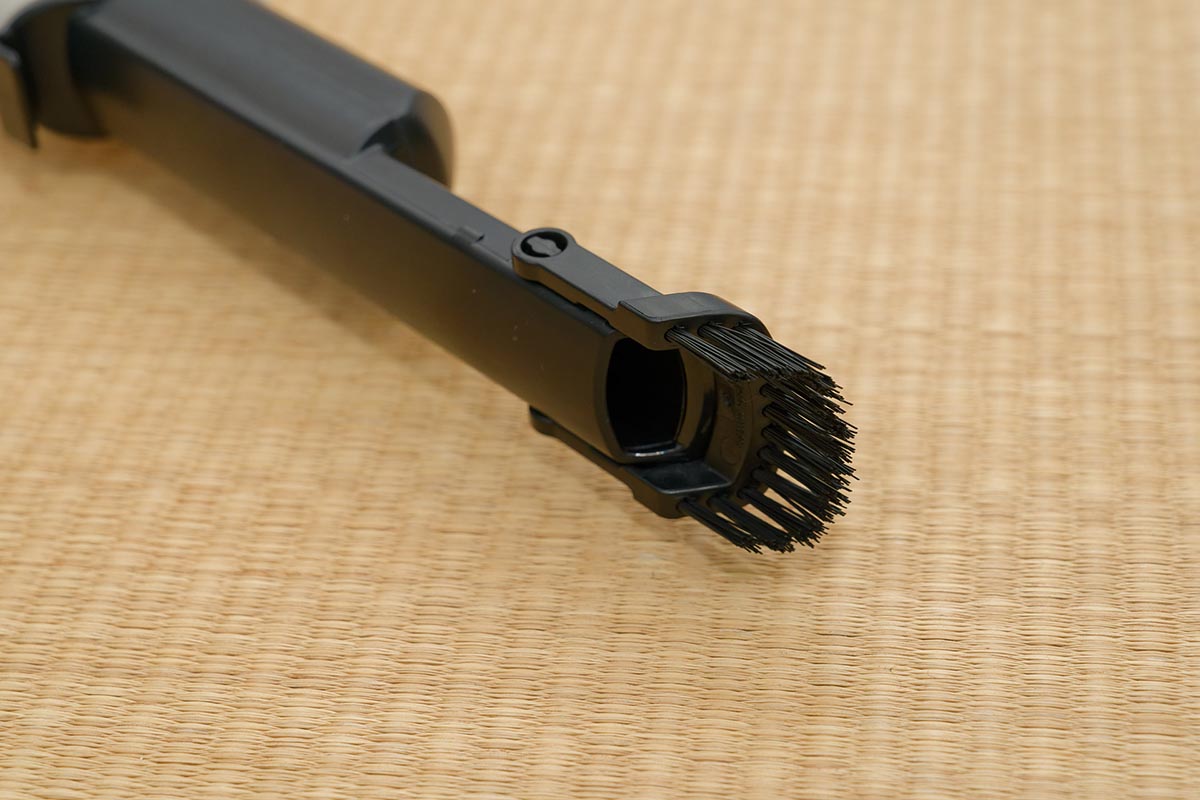 2WAYノズル。ブラシは半回転させて収納できる