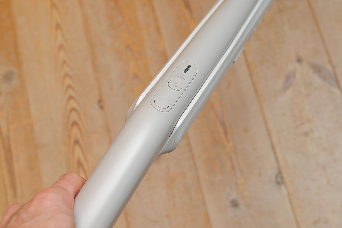 ハンドルにあるボタンで動作モードを切り替えられる