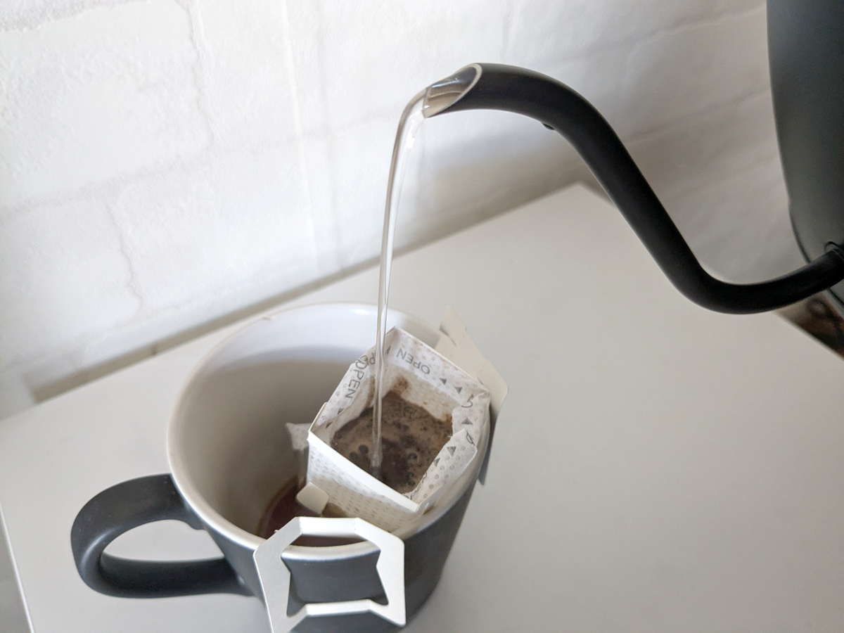カップにセットして使うタイプのコーヒーのドリップバッグを淹れるのにぴったり