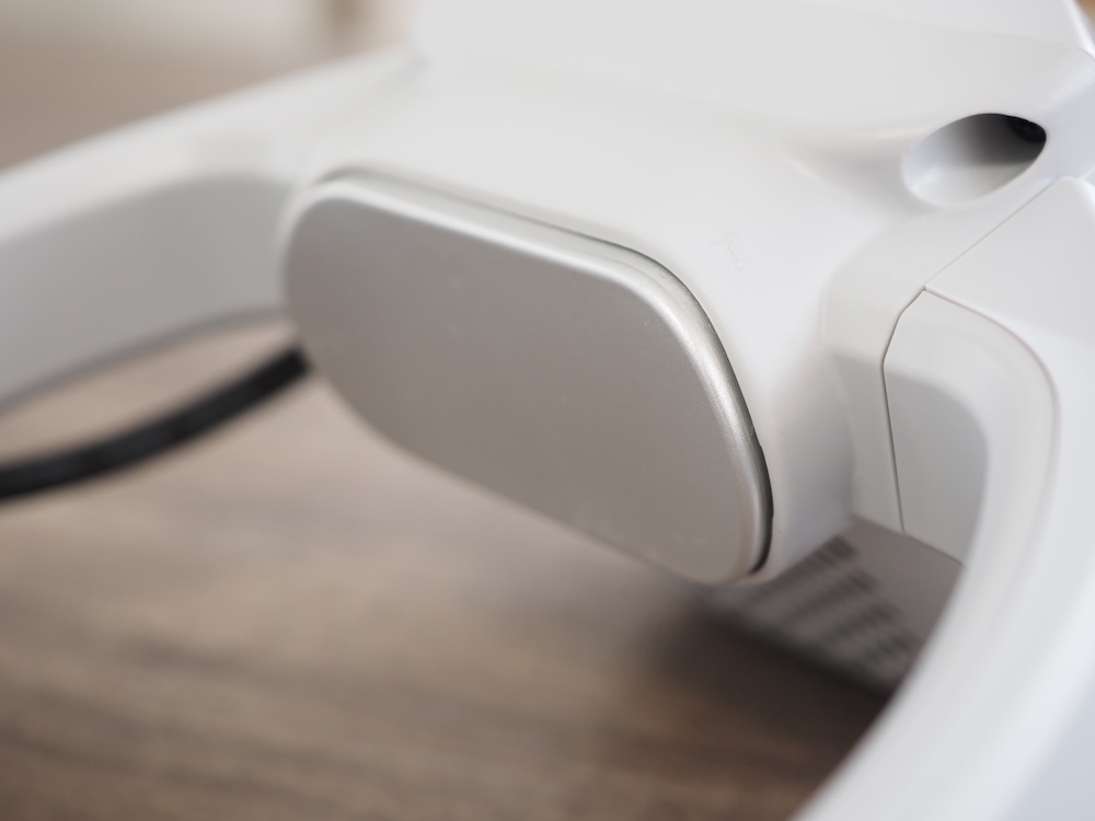 首の後ろを冷やすプレート