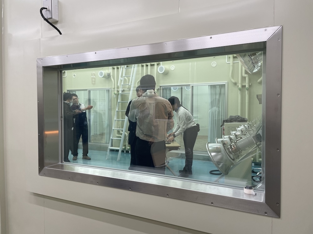 35℃以上の環境を再現した実験室