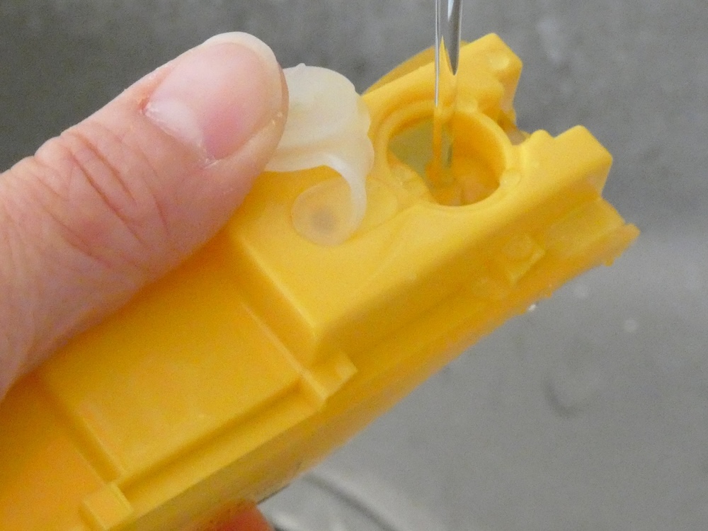 水タンクに水(約70ml)を入れてセットする