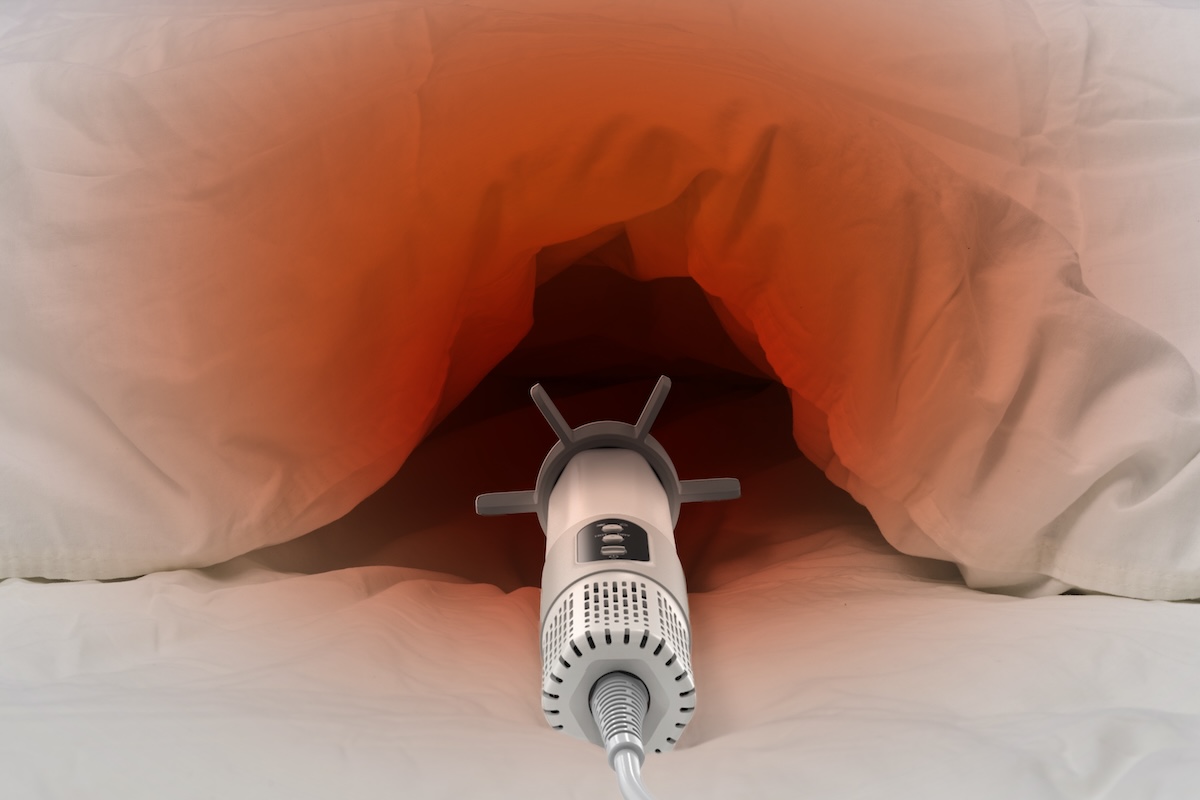 6つの突起「おひさまスペーサー」がふとんに隙間を作る