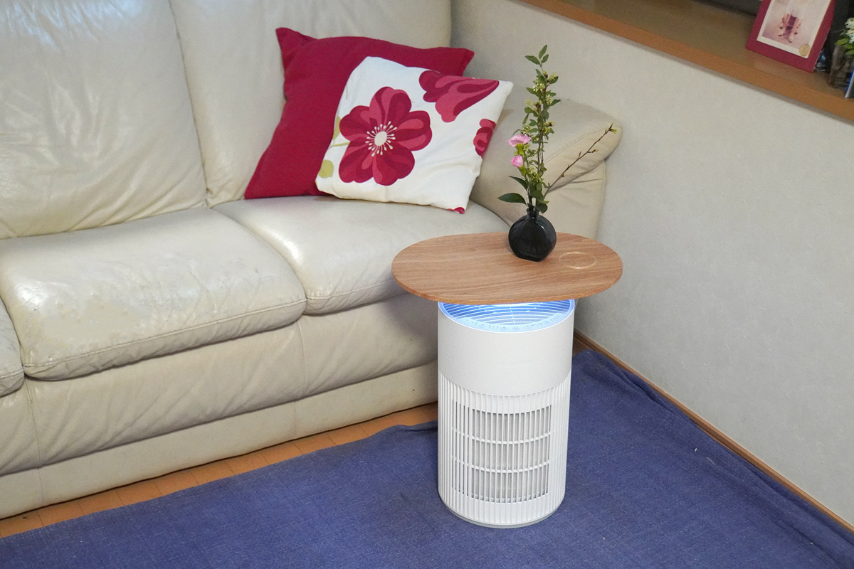 空気清浄機のほかサイドテーブルやムードライト、ワイヤレス充電器としても利用できる「SwitchBot 空気清浄機Table」