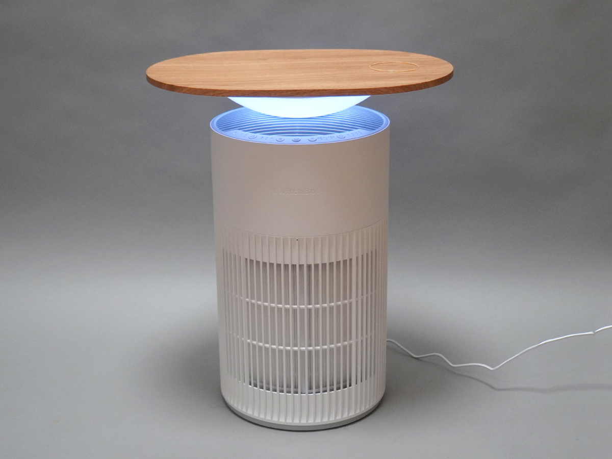 一見するとサイドテーブルのような見た目の空気清浄機Table。本体サイズは420×290×497.5mm(幅×奥行き×高さ)、重量4.8kg