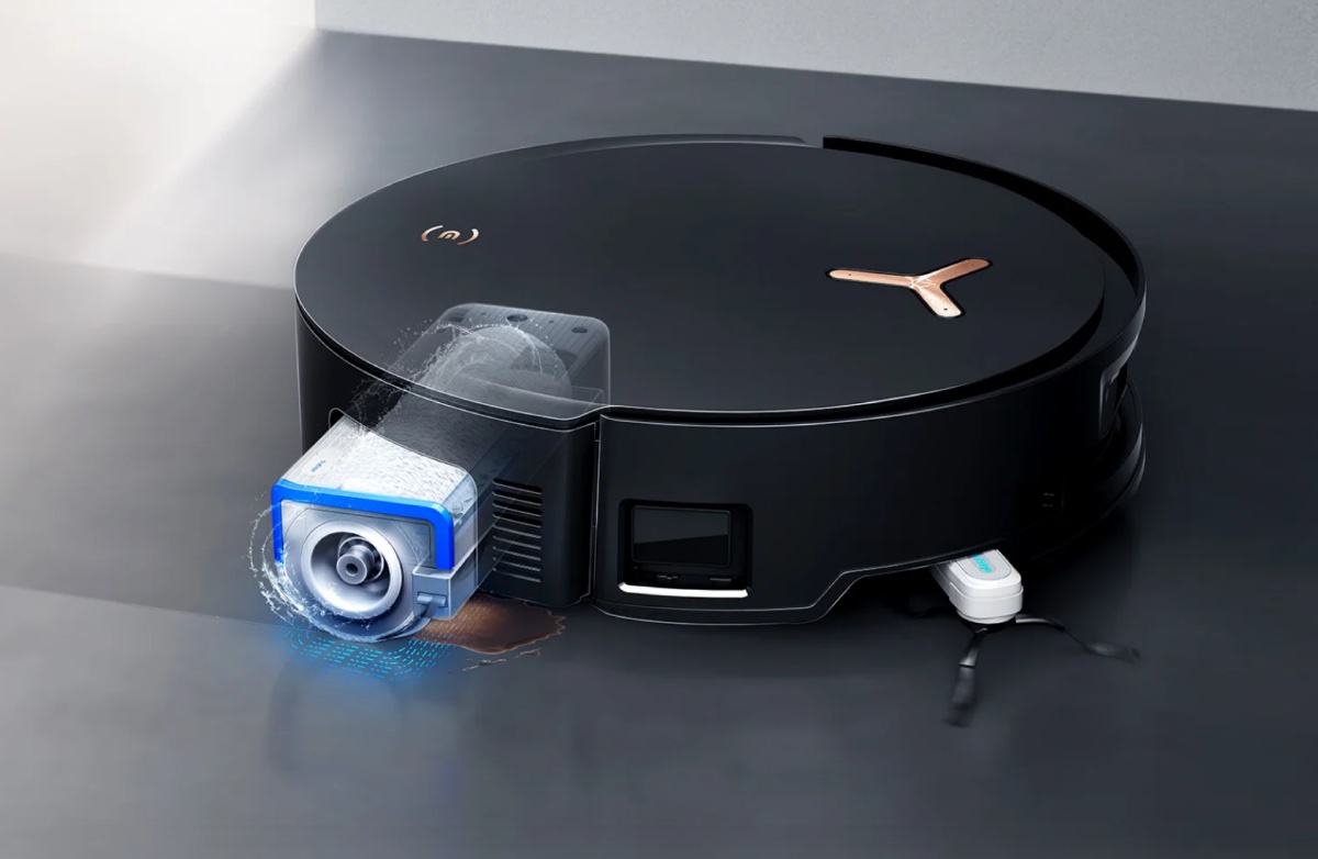 水拭きモップを常時洗浄しながら掃除を行なう