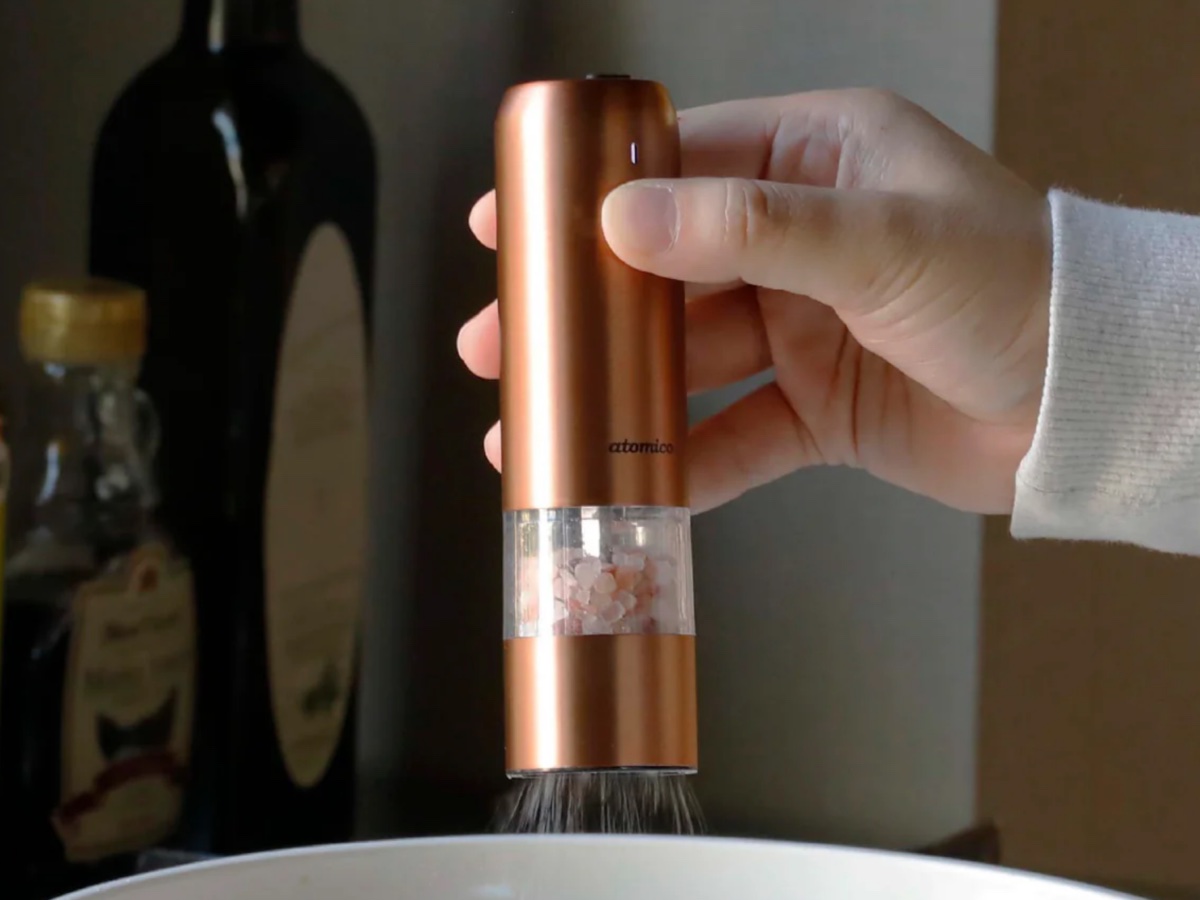 使いやすいコンパクトな電動ミル