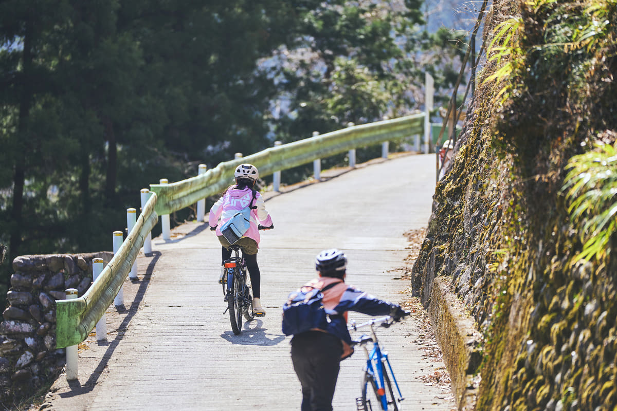 激坂でくじけてしまった絹代さんを置いて、紅香さんはどんどん上っていく