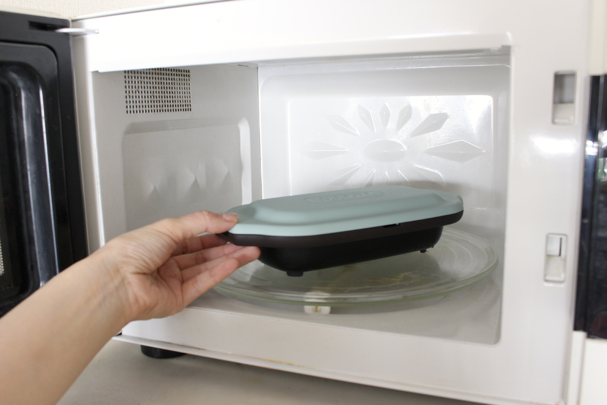 フタを閉めて電子レンジにイン