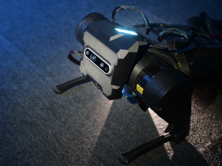 四足歩行ロボット「HLQ Air」