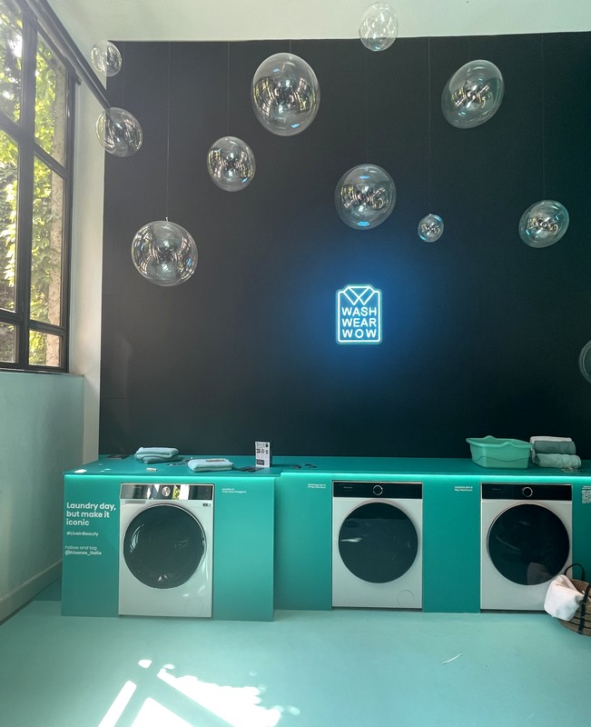 2つのセンサーとAIを活用した最新の洗濯システム採用の7Sシリーズの洗濯機と乾燥機がメインの展示になっていた