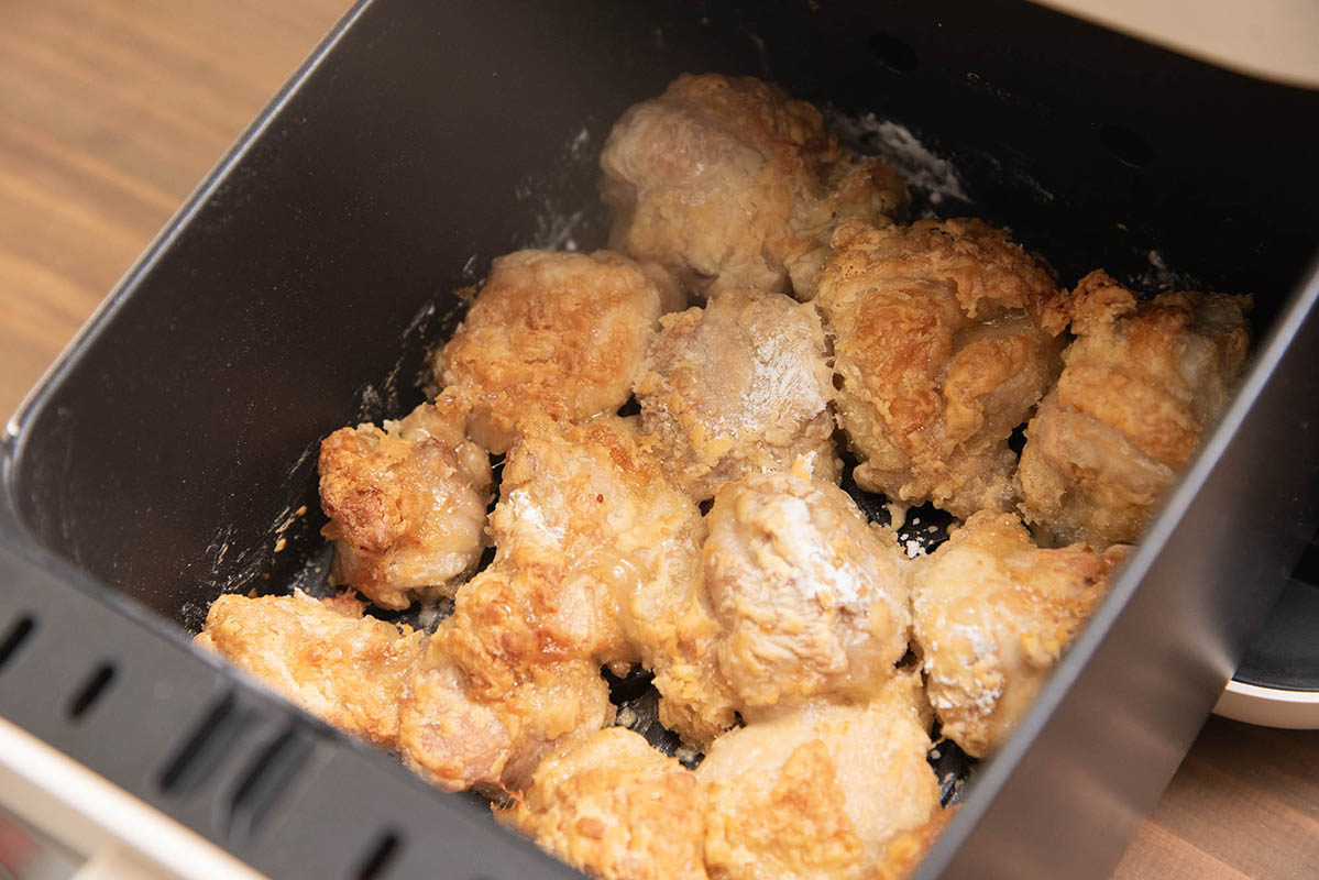 調理が終了したらバスケットを開けて、焼き色を確認します