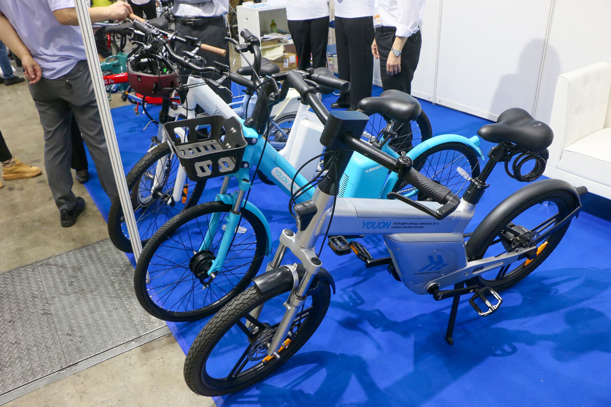 水素燃料電池自転車。スポーティなモデルから折りたたみ可能な小径車まで4タイプが用意されています