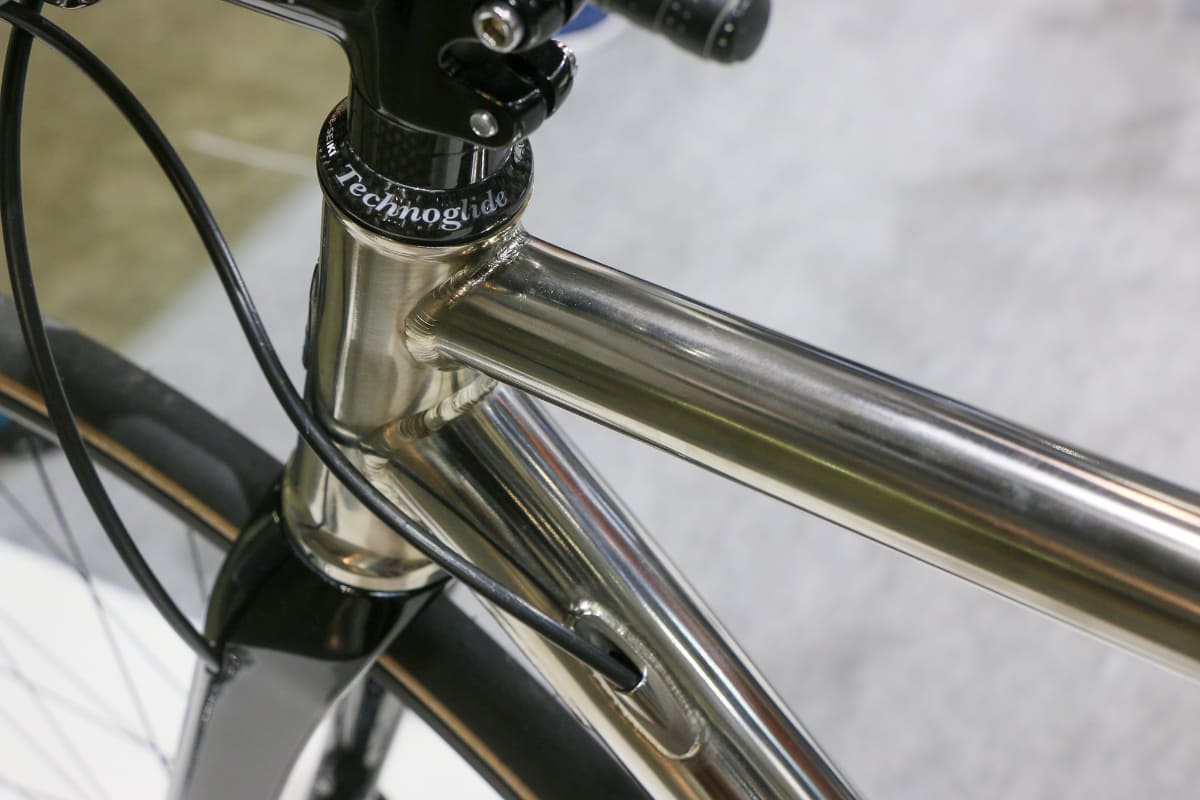 熟練の職人がハンドメイドするフレームだけに溶接の仕上がりも美しい