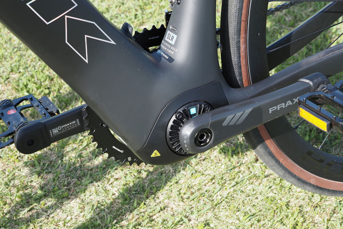 ドライブユニットはドイツTQ社のTQ-HPR50(トルク50Nm/連続最大出力250W/最大出力300W)。バッテリー容量は360Whでダウンチューブに内蔵されており、ユーザーが取り出すことはできません。ちなみにドライブユニットの重量は約1.85kgの軽さです